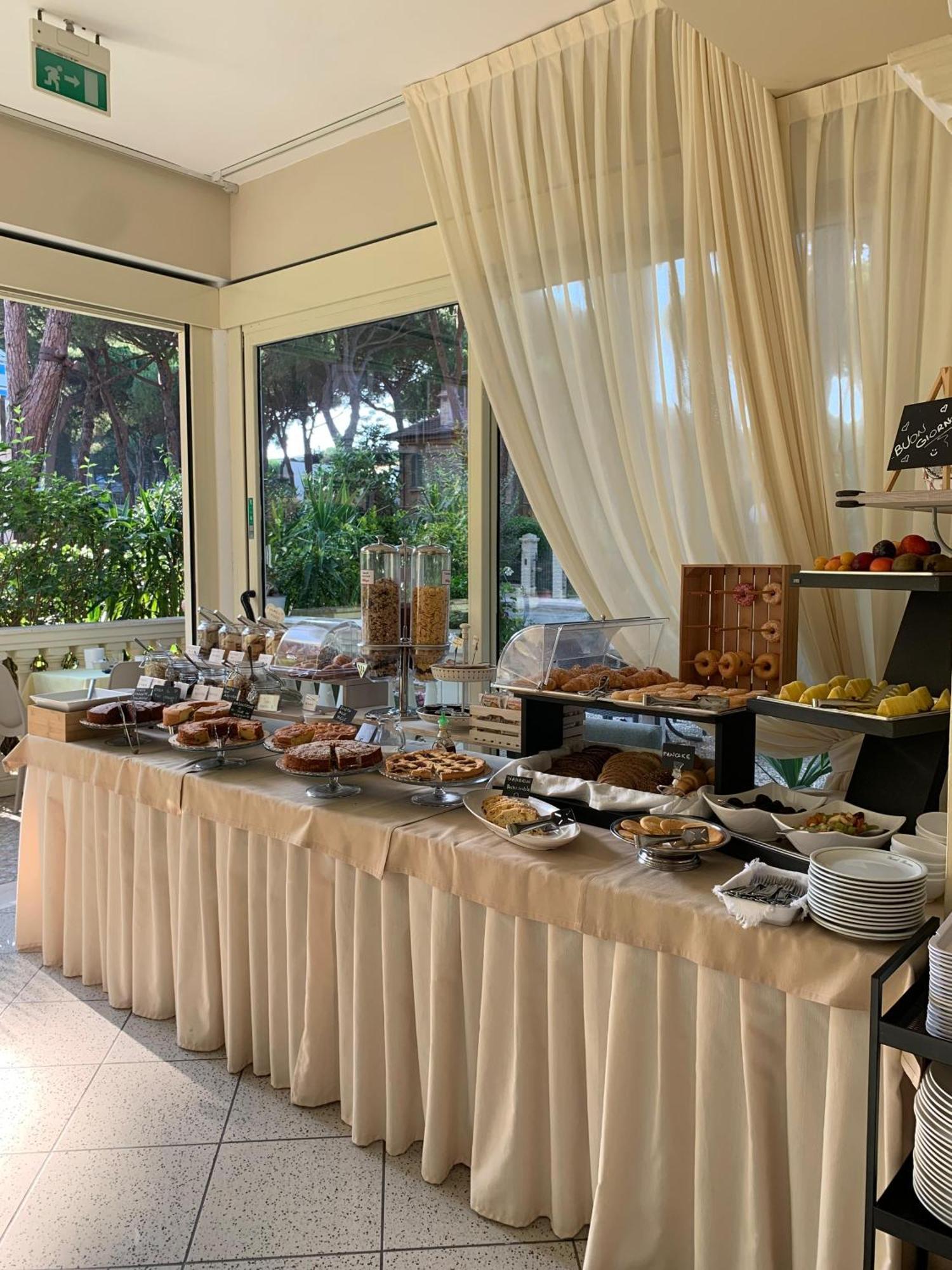 Hotel Boccaccio Milano Marittima Esterno foto