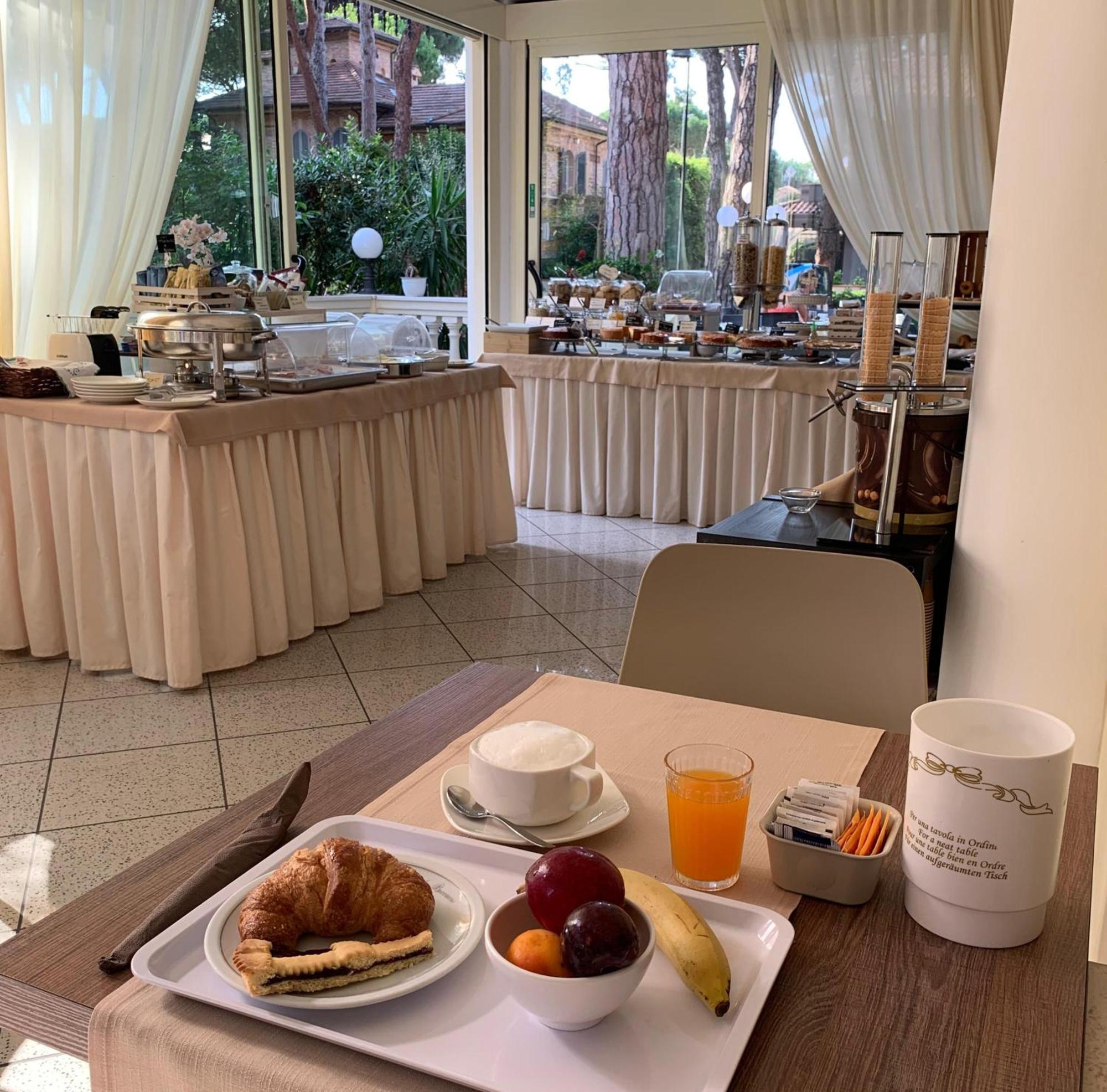 Hotel Boccaccio Milano Marittima Esterno foto