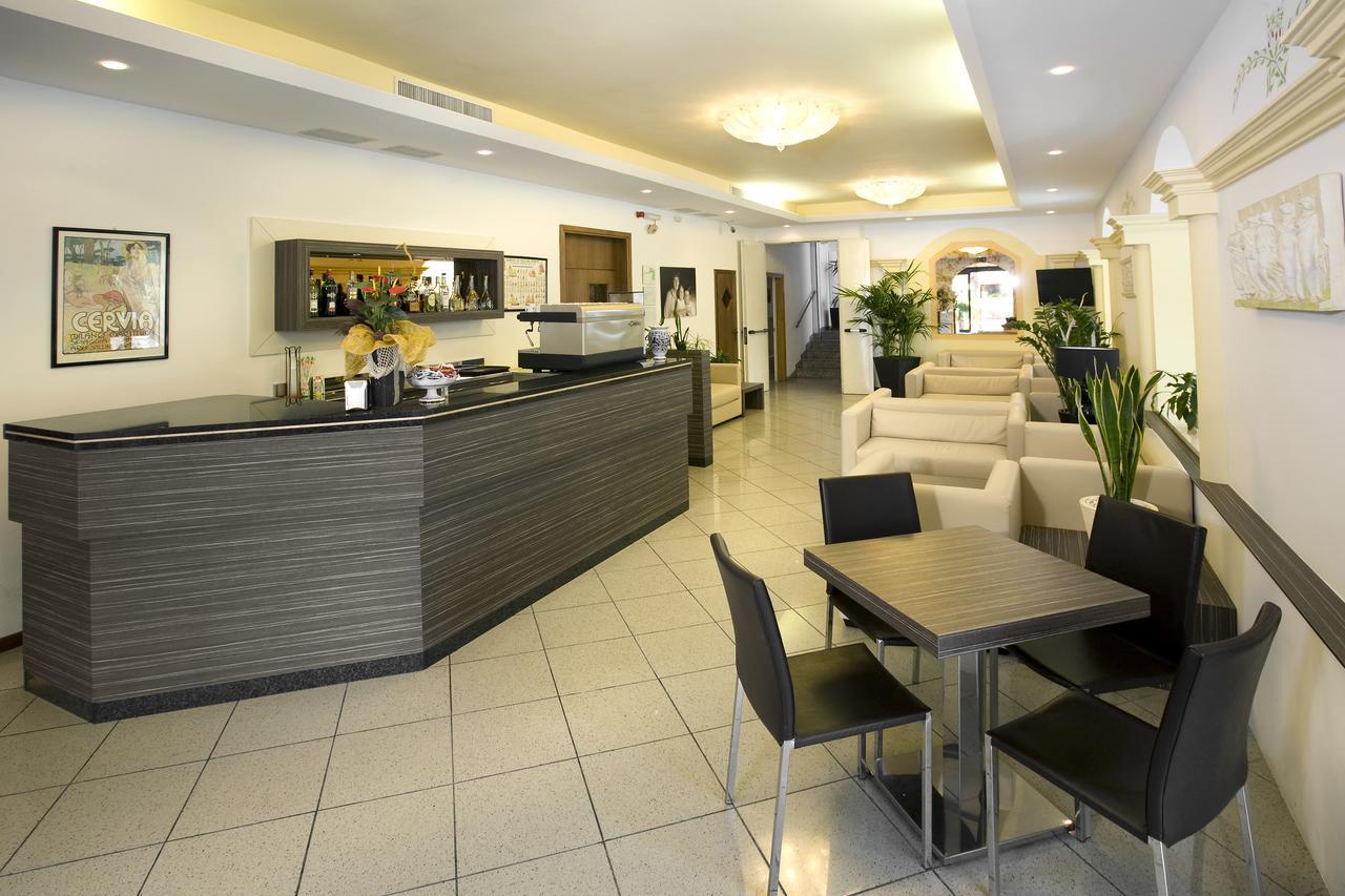 Hotel Boccaccio Milano Marittima Esterno foto
