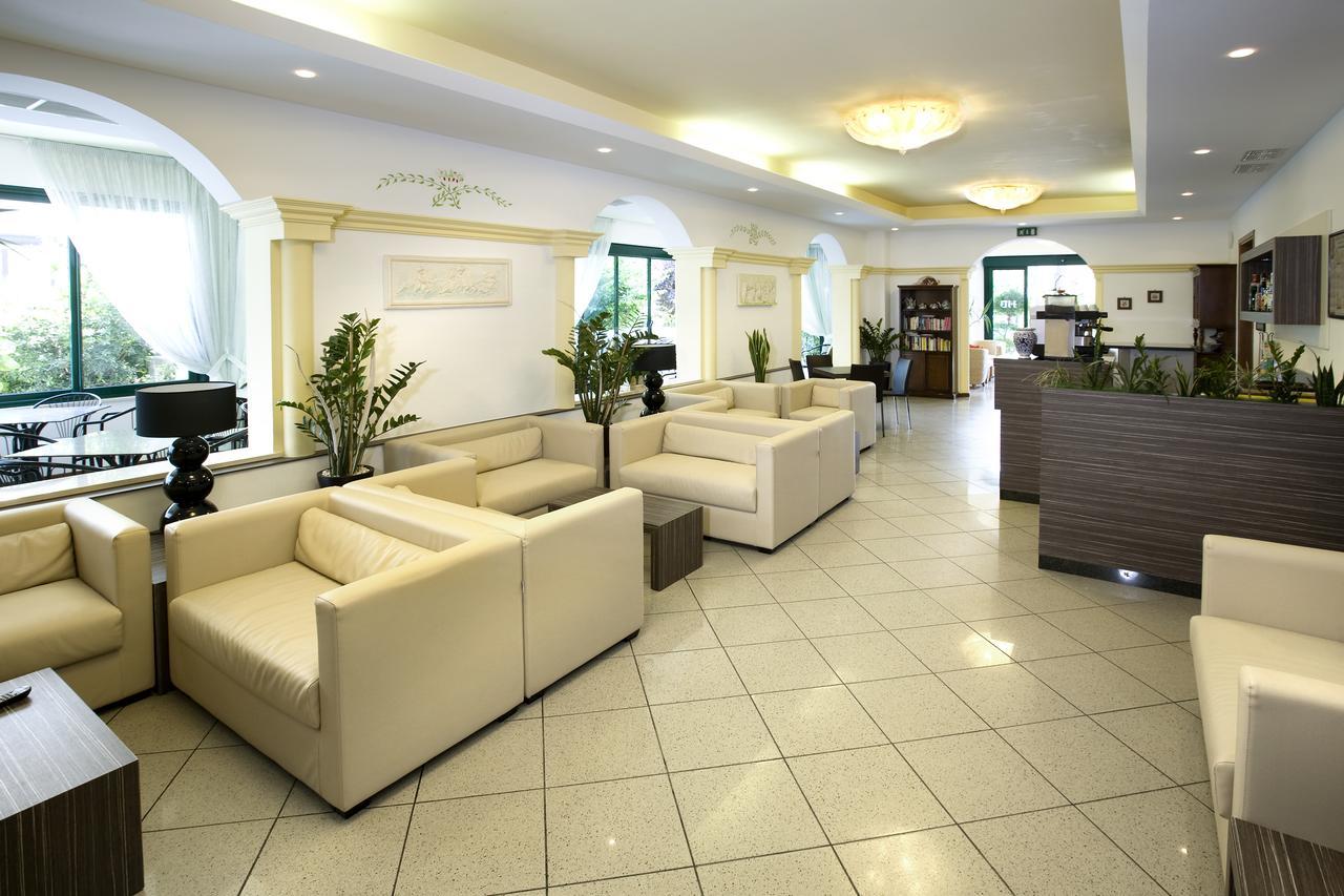 Hotel Boccaccio Milano Marittima Esterno foto