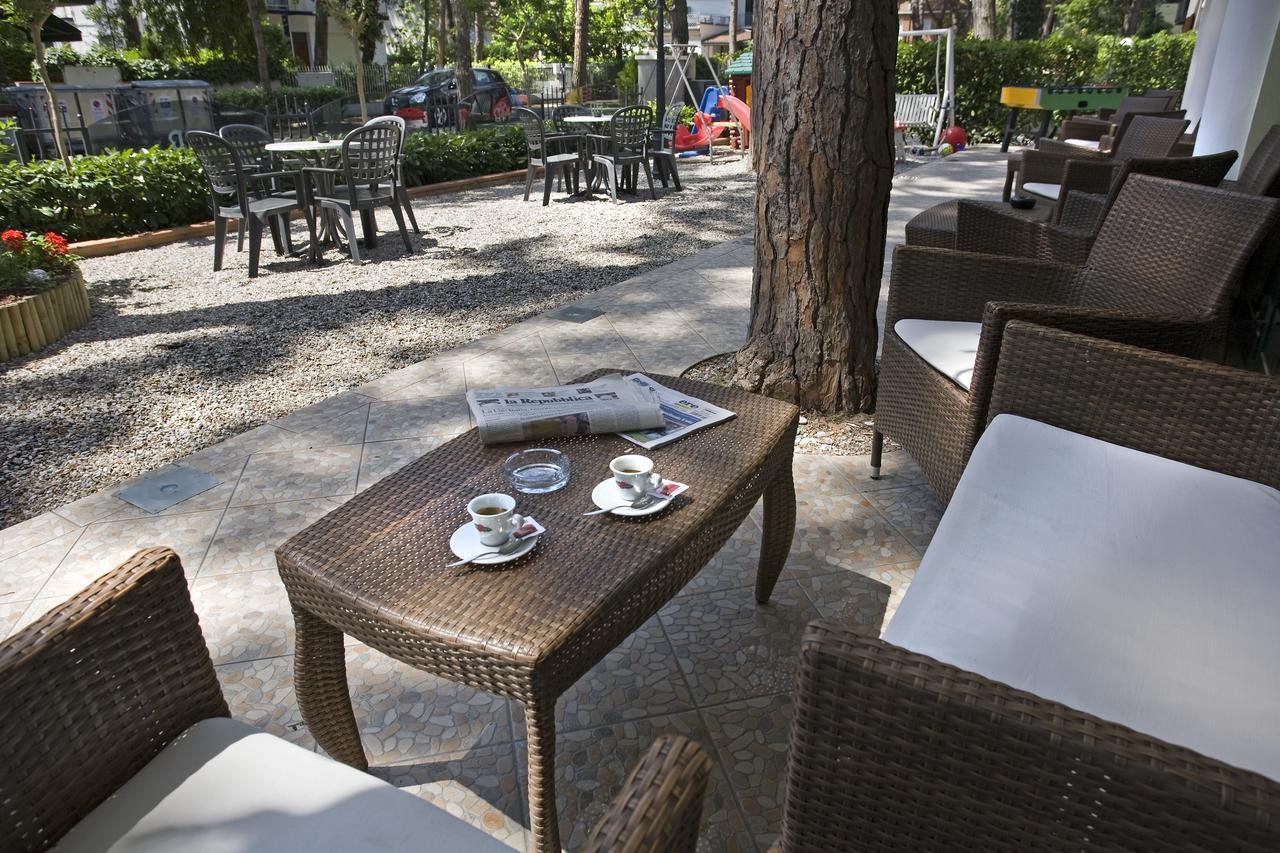 Hotel Boccaccio Milano Marittima Esterno foto