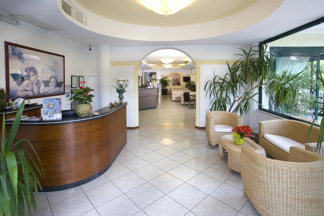 Hotel Boccaccio Milano Marittima Esterno foto