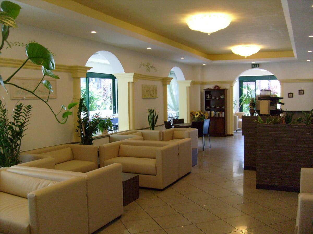 Hotel Boccaccio Milano Marittima Esterno foto