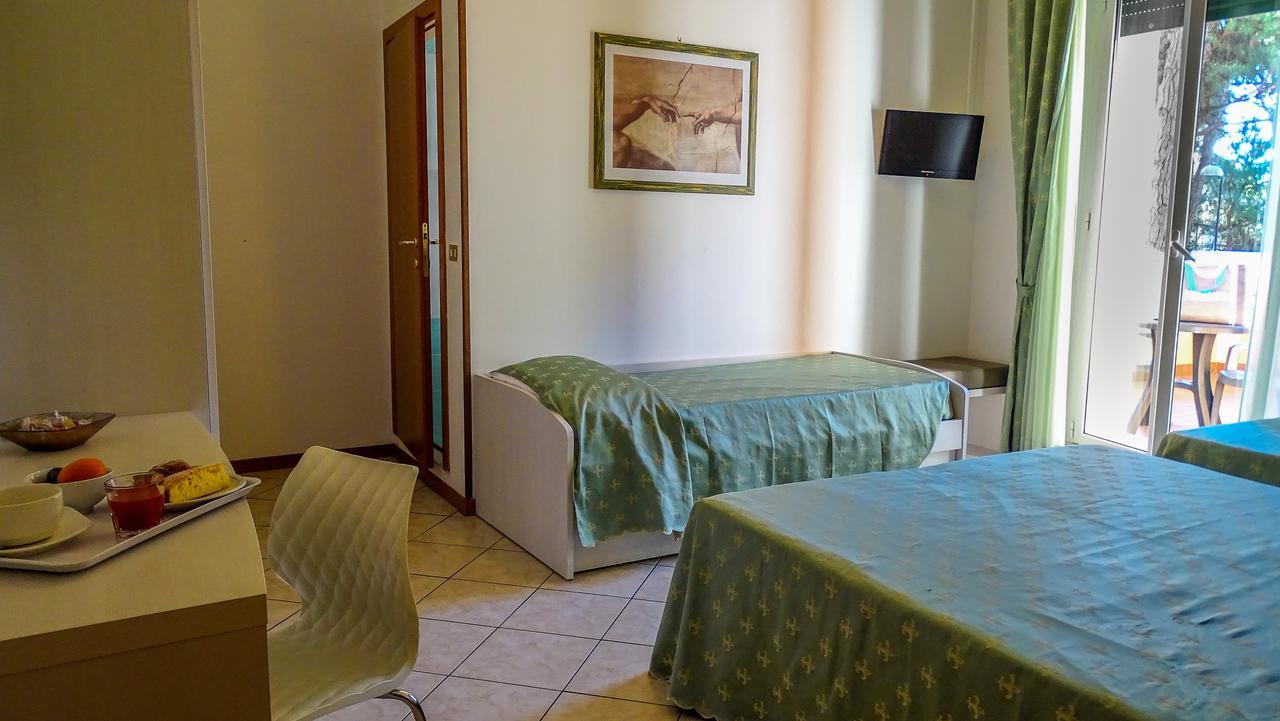 Hotel Boccaccio Milano Marittima Esterno foto