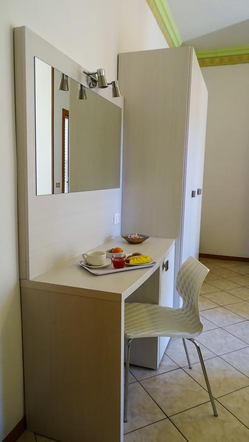 Hotel Boccaccio Milano Marittima Esterno foto