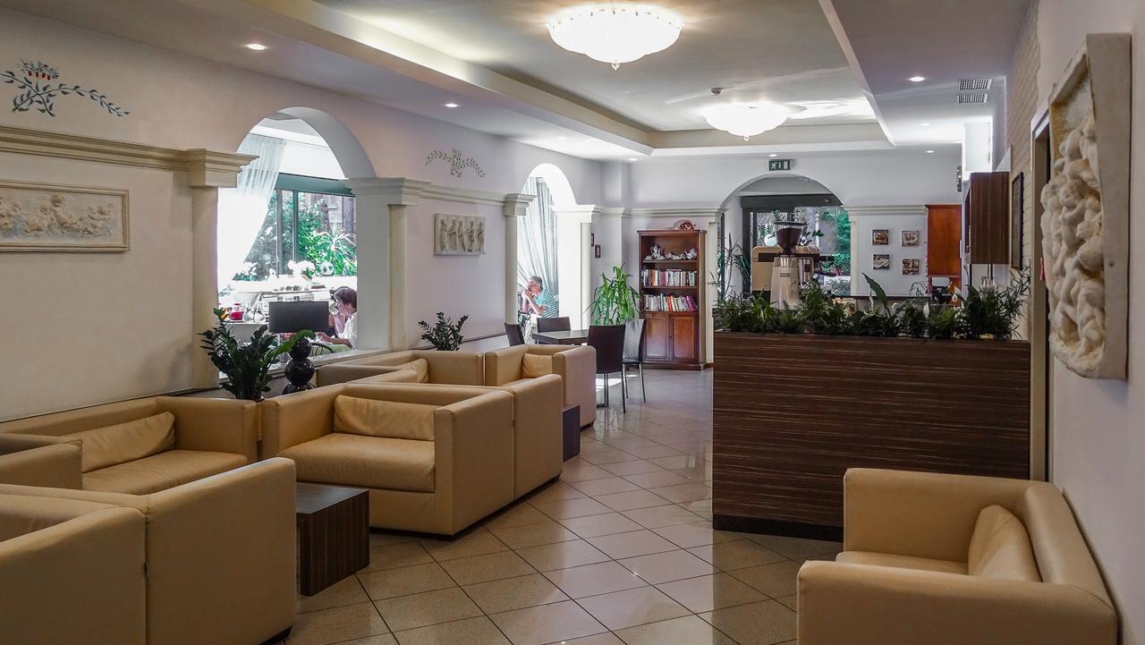 Hotel Boccaccio Milano Marittima Esterno foto