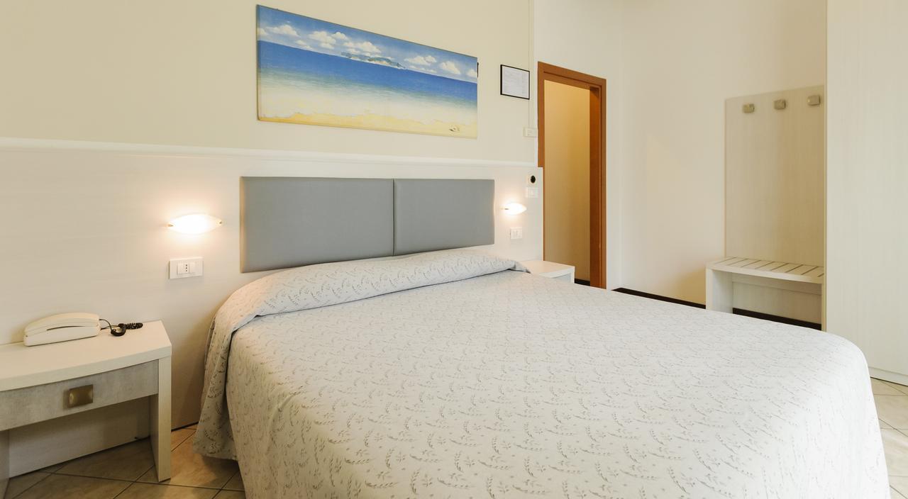 Hotel Boccaccio Milano Marittima Esterno foto
