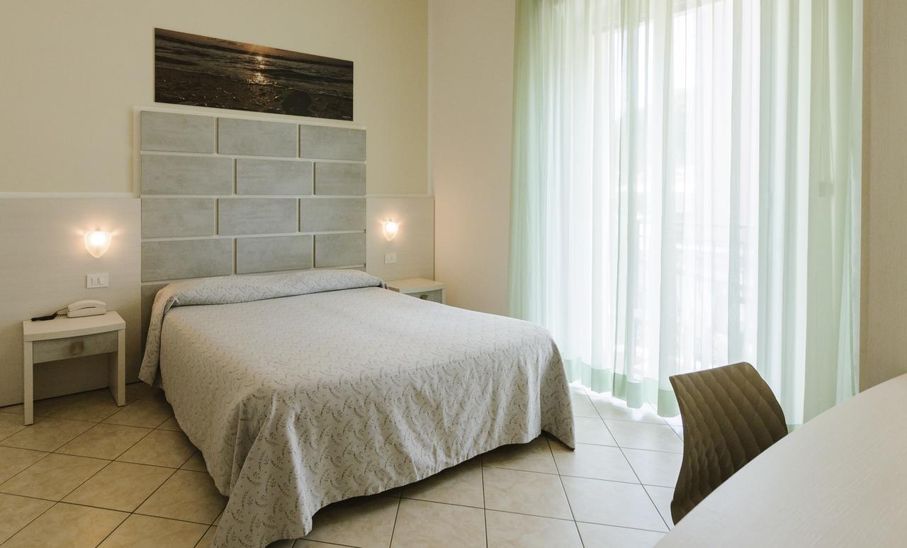Hotel Boccaccio Milano Marittima Esterno foto