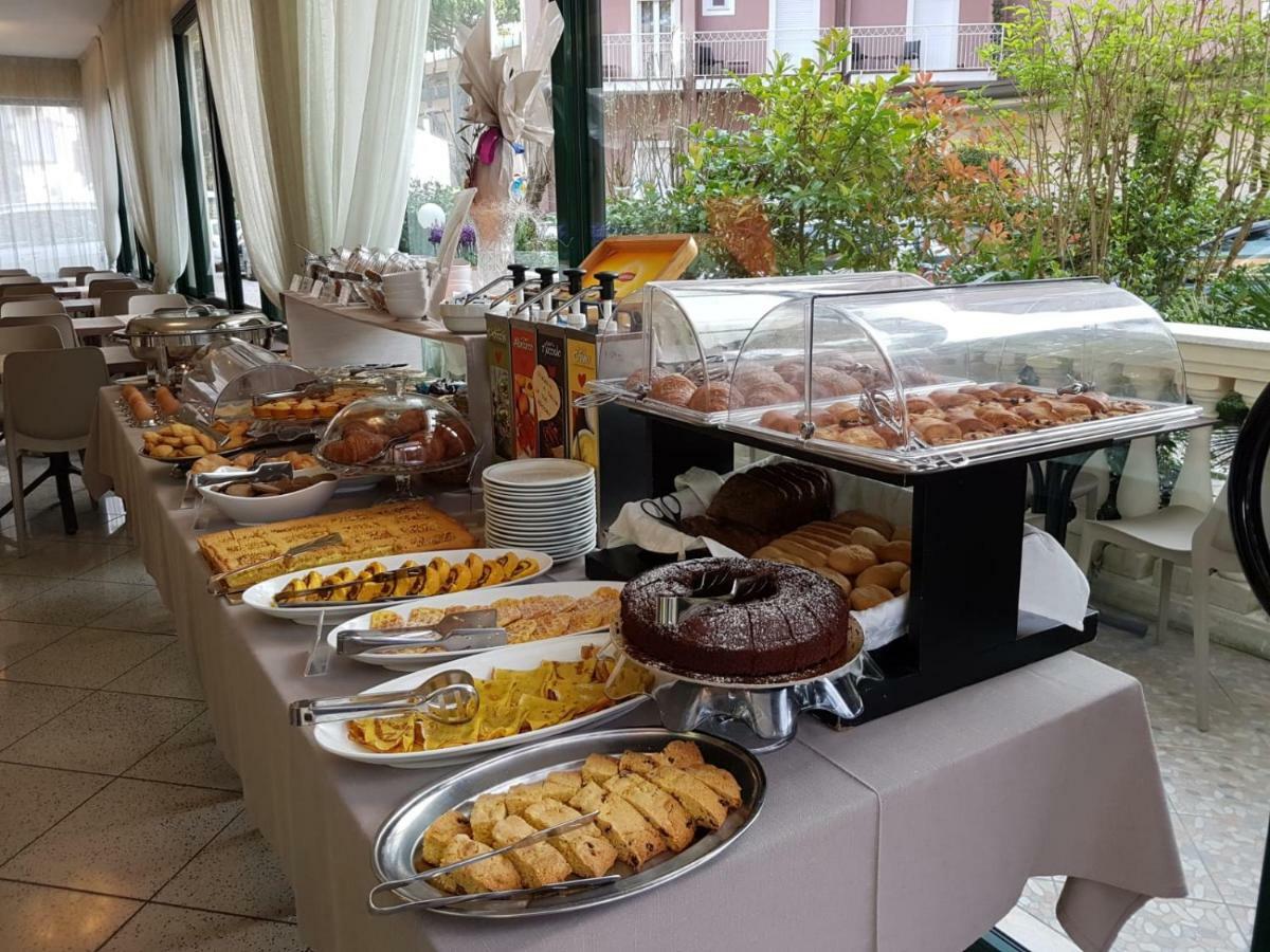 Hotel Boccaccio Milano Marittima Esterno foto